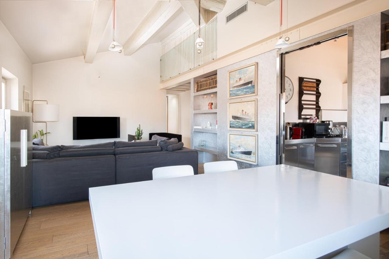 Stunning Top Floor Flat In The Heart Of Verona Exteriér fotografie
